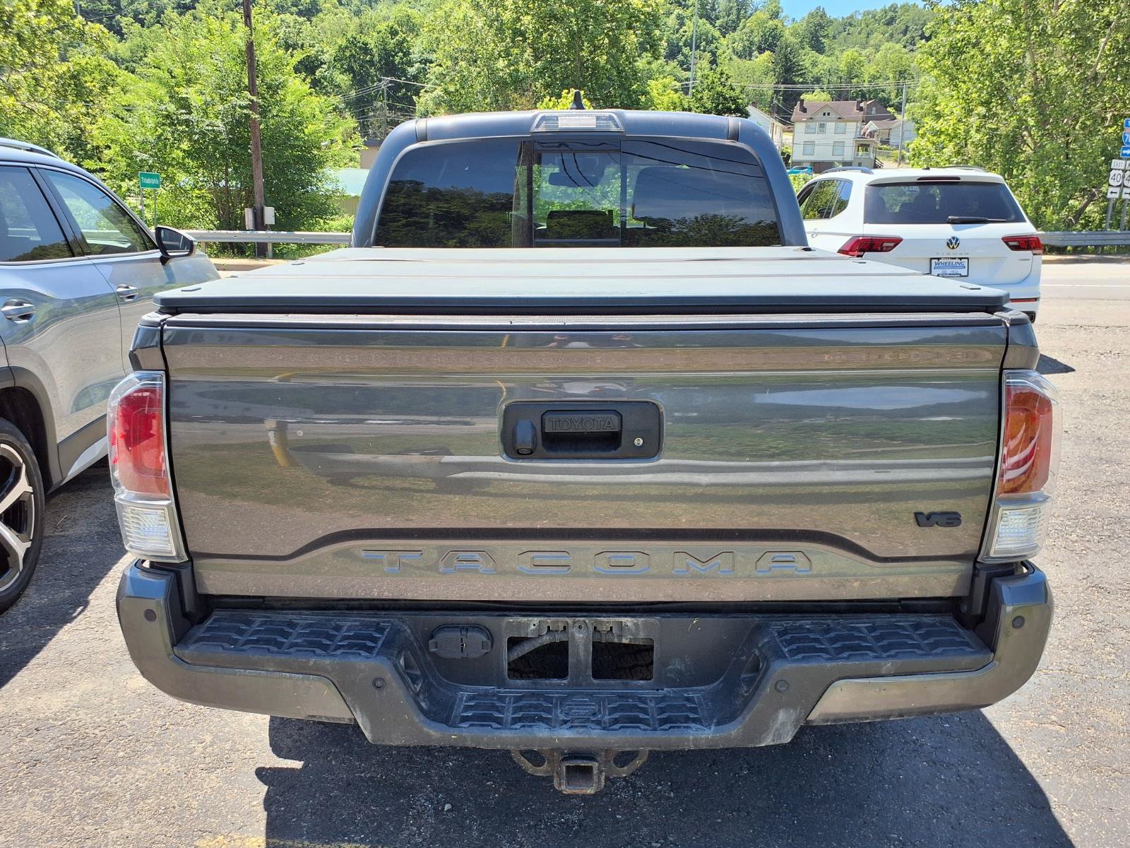 Used 2021 Toyota Tacoma TRD Off-Road w/ Technology Package AWD/4WD image 4