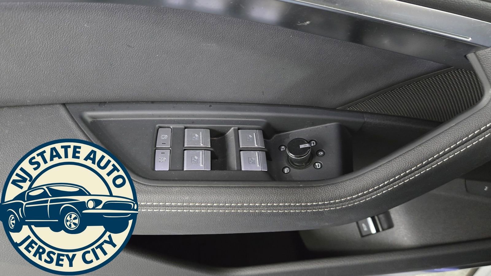 Used 2024 Audi Q8 e-tron Premium Plus image 21