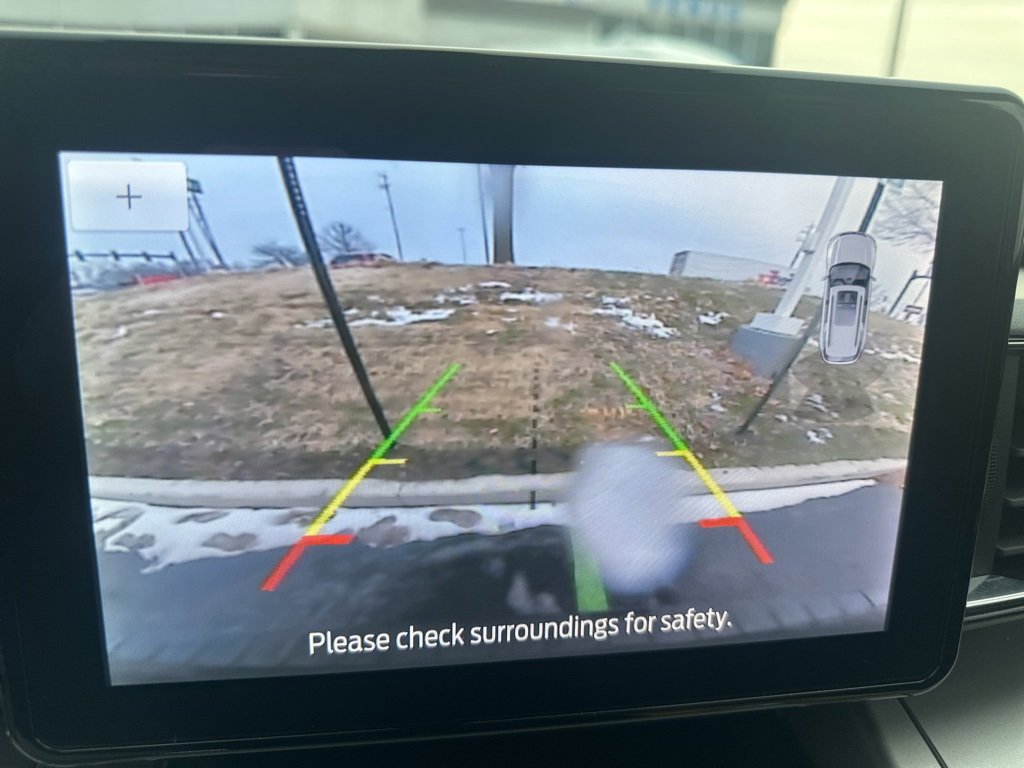 Used 2022 Ford Explorer XLT w/ Equipment Group 202A image 24