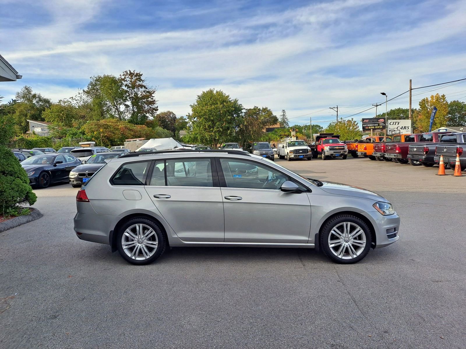 Used 2015 Volkswagen Golf TDI SE image 4