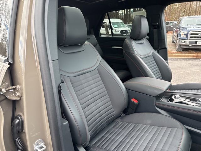 Used 2026 Ford Explorer ST-Line w/ ST-Line Street Pack AWD/4WD image 23