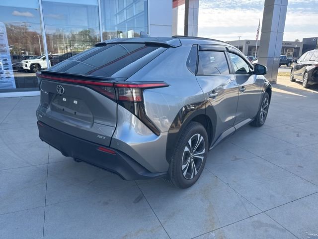 Used 2024 Toyota bZ4X XLE AWD/4WD image 7