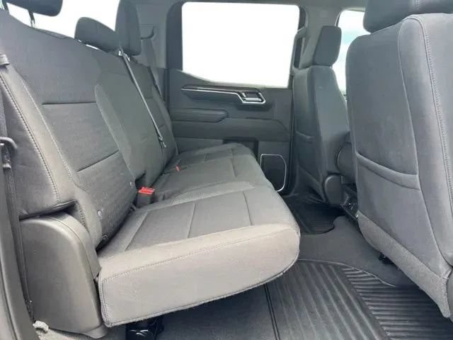 Used 2023 Chevrolet Silverado 1500 LT AWD/4WD image 17