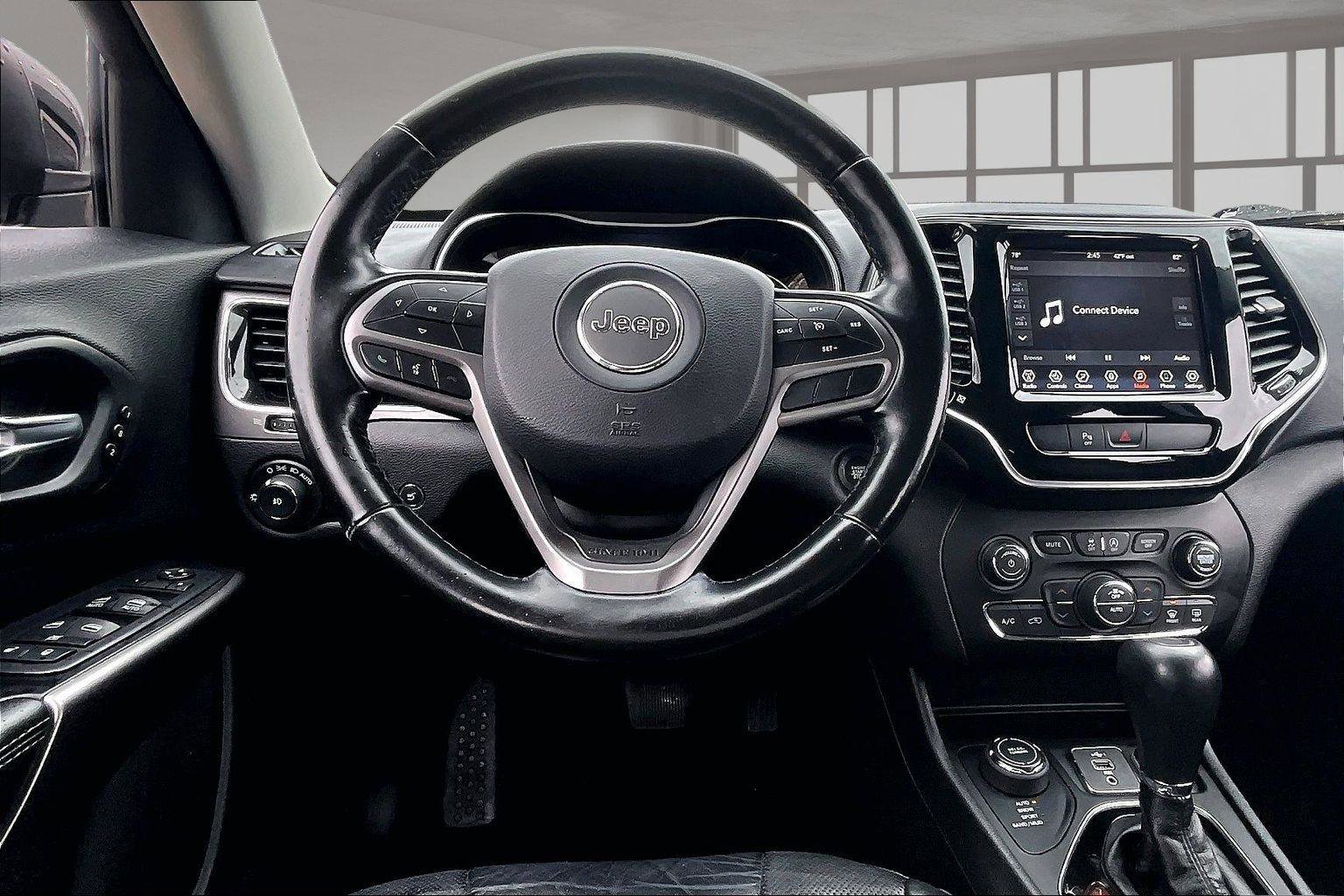 Used 2020 Jeep Cherokee Limited image 6