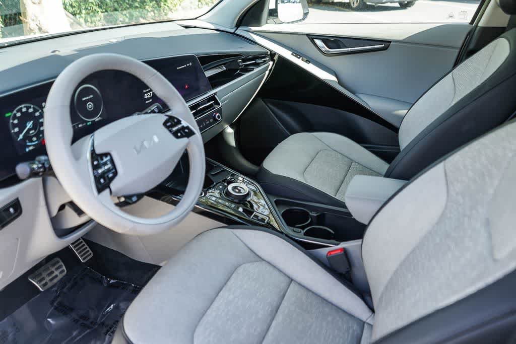 Used 2024 Kia Niro Wave w/ Wave Preserve Package FWD image 19