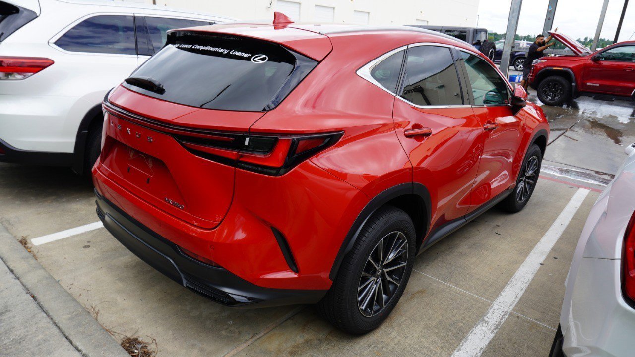 Used 2025 Lexus NX 250 FWD w/ Accessory Package (Z1) image 5