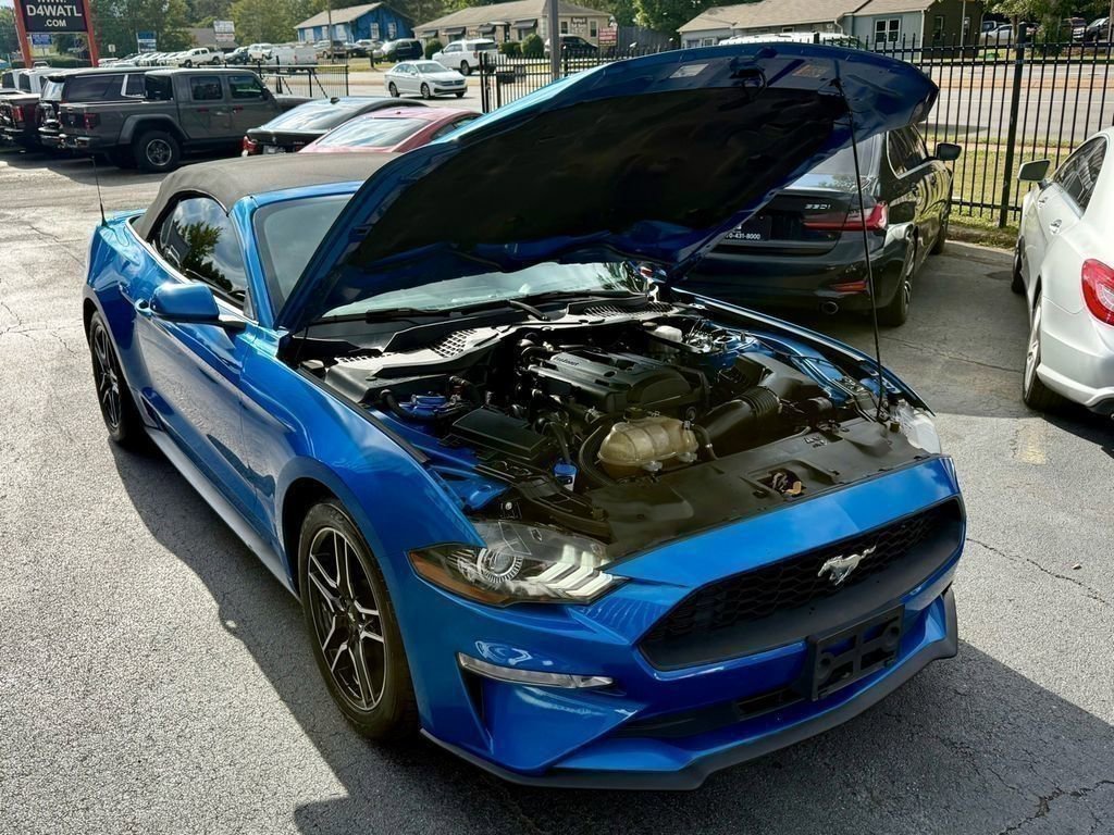 Used 2020 Ford Mustang Premium image 4