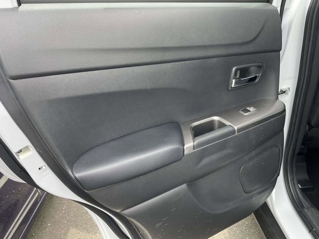 Used 2024 Mitsubishi Outlander Sport ES image 11