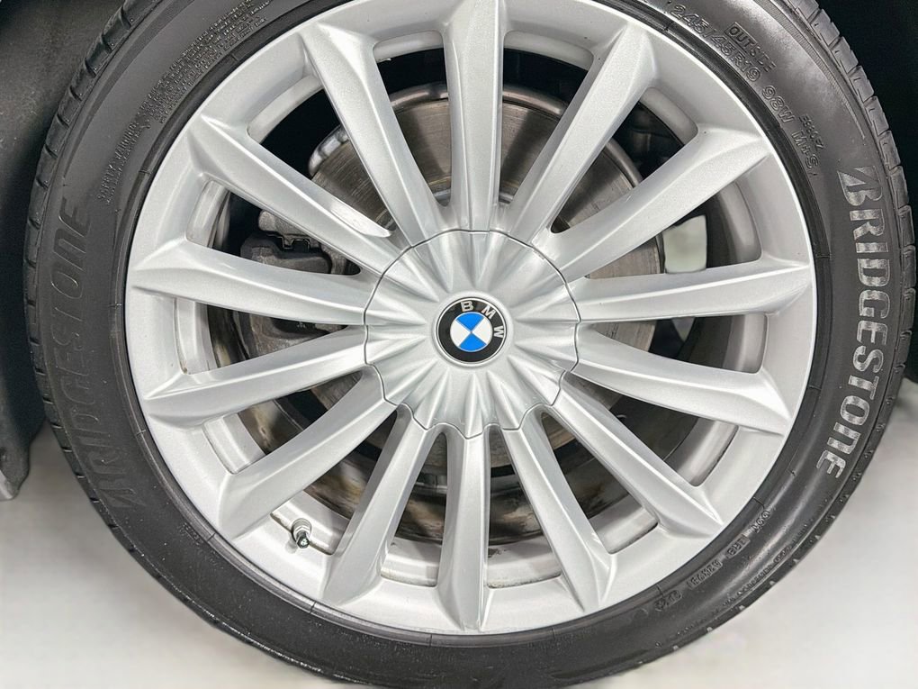 Used 2022 BMW 740i xDrive w/ Premium Package AWD/4WD image 30