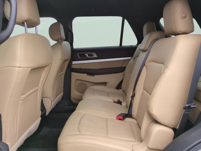 Used 2017 Ford Explorer XLT w/ Equipment Group 202A image 10