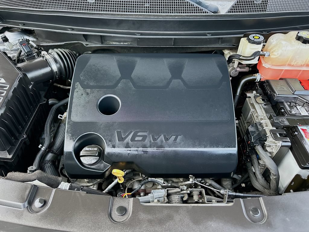Used 2020 Chevrolet Traverse LT FWD image 28