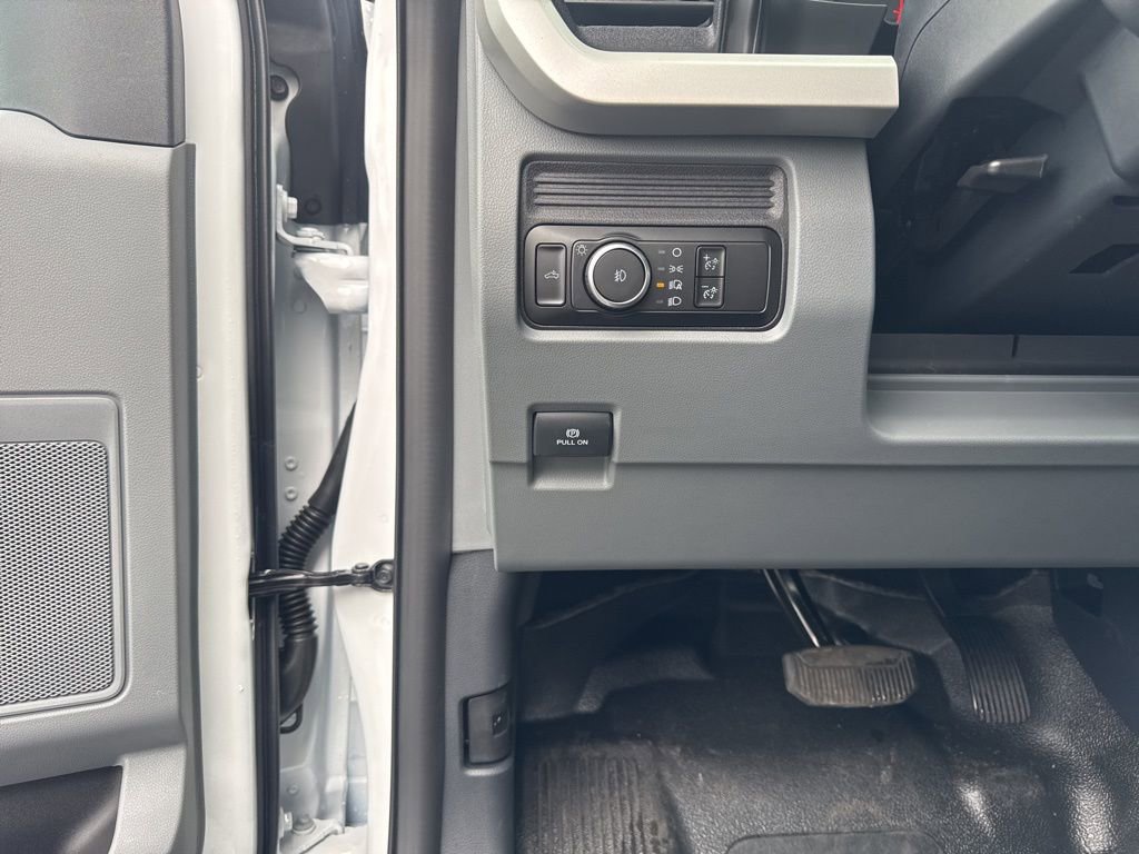 New 2026 Ford F550 4x4 Supercab Super Duty image 17