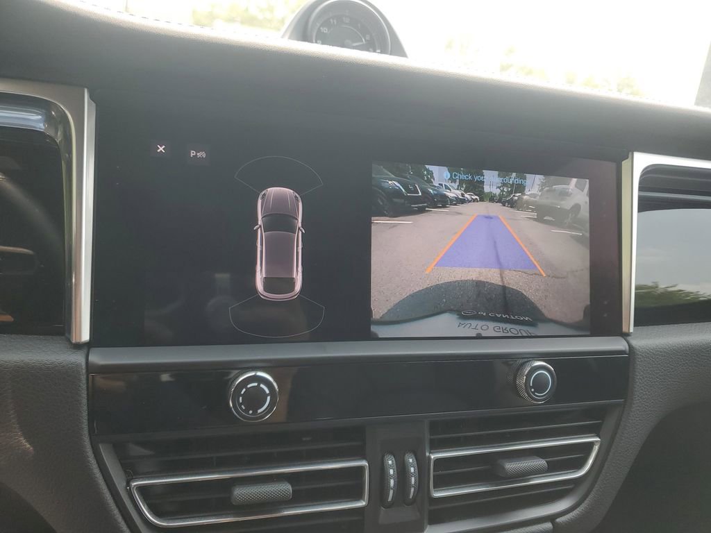 Used 2022 Porsche Macan S image 23