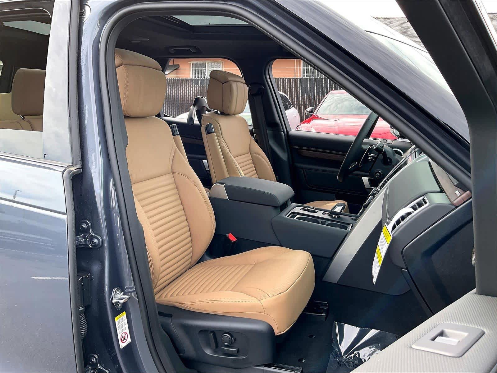 New 2026 Land Rover Discovery Dynamic SE AWD/4WD image 31