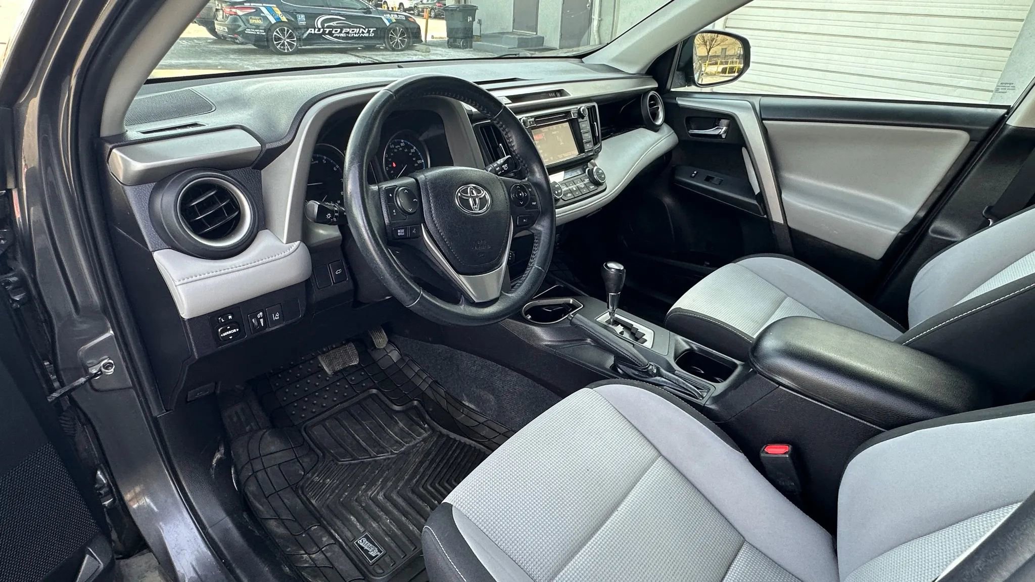 Used 2018 Toyota RAV4 XLE image 11