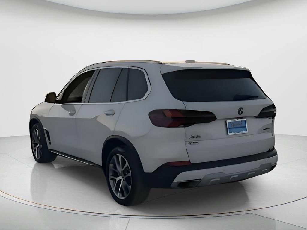 Used 2025 BMW X5 xDrive50e image 8