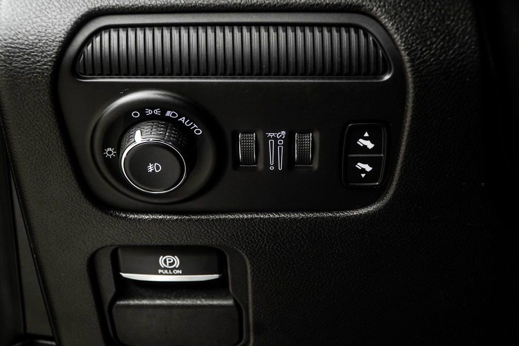 Used 2024 Jeep Grand Wagoneer L 4WD image 44