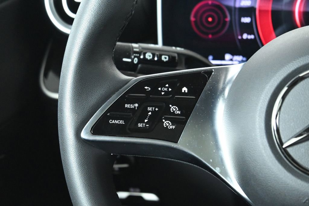 Certified 2025 Mercedes-Benz GLC 300 4MATIC image 17