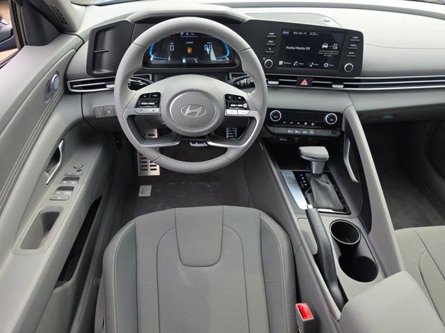 Certified 2025 Hyundai Elantra Sport image 3