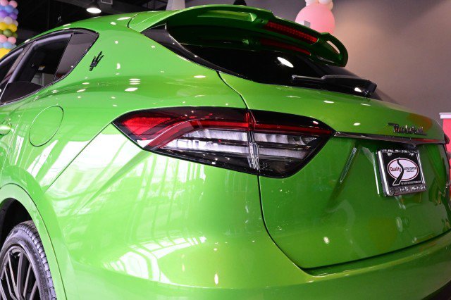 Used 2023 Maserati Levante Modena AWD/4WD image 13