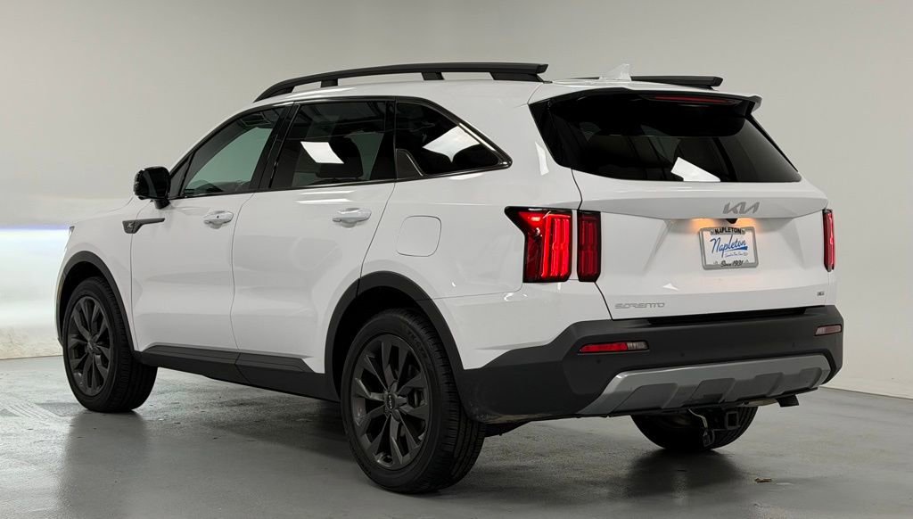 Used 2023 Kia Sorento SX Prestige image 3