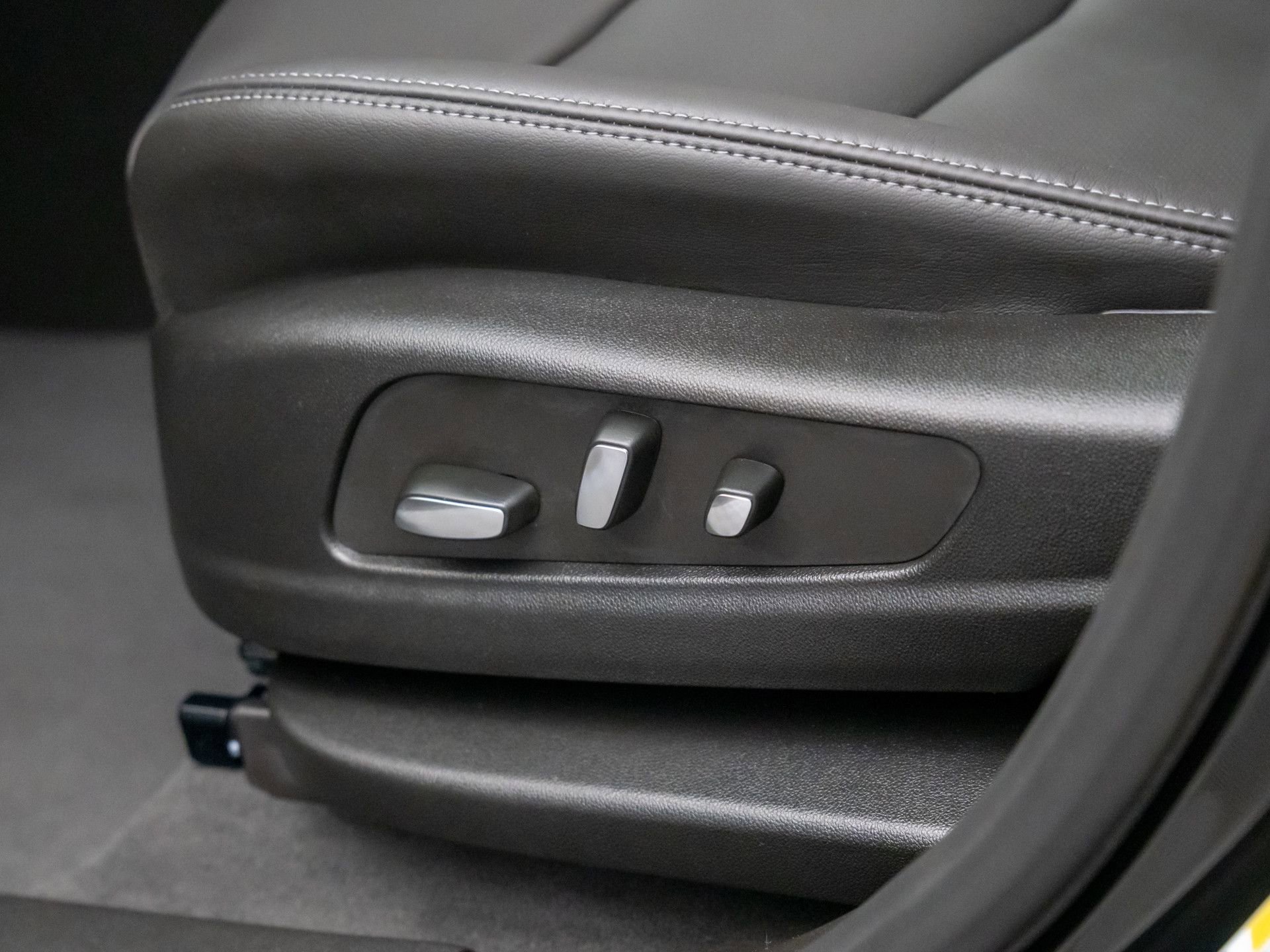 New 2025 Cadillac XT6 Premium Luxury image 15