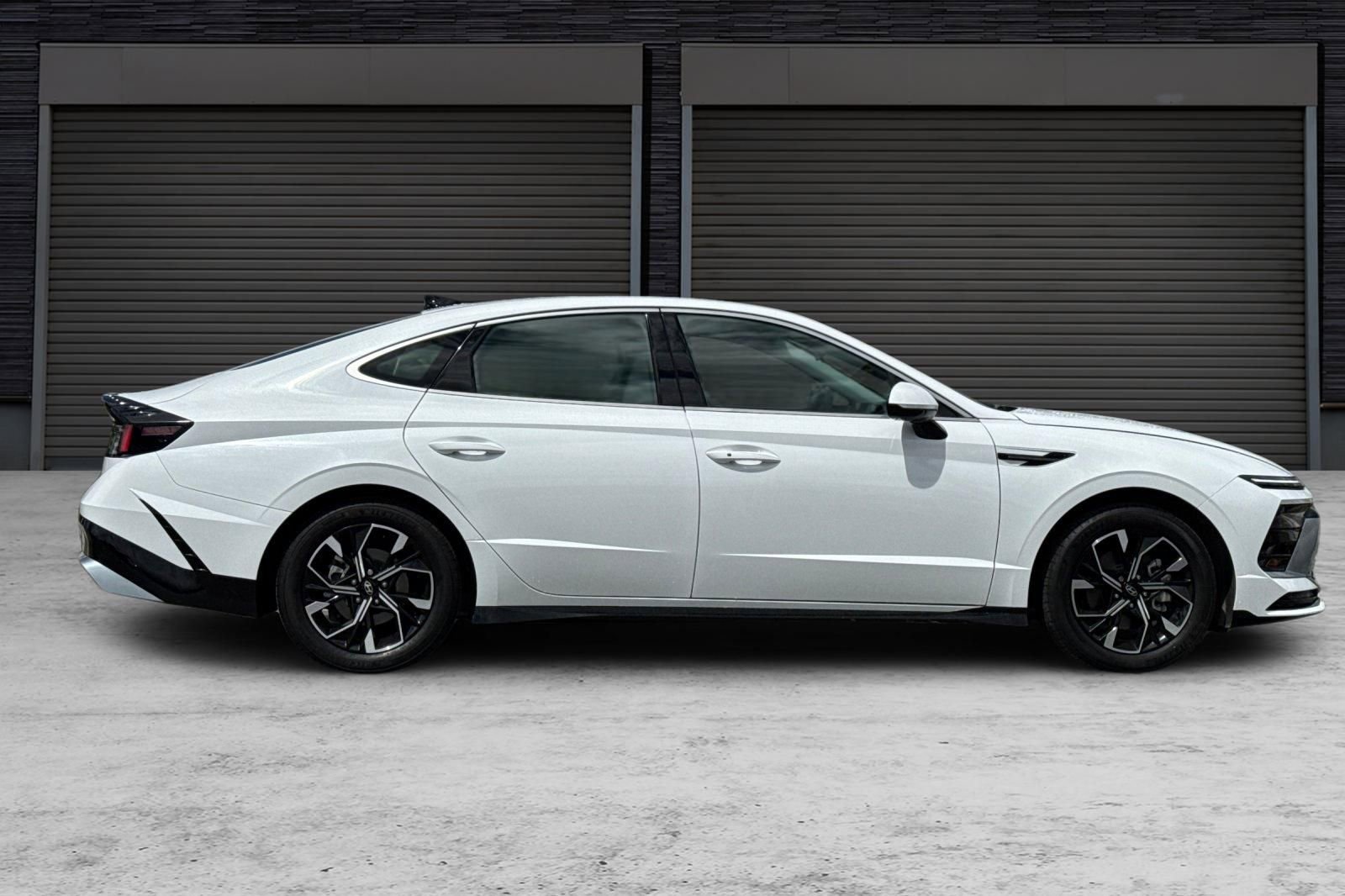 Used 2024 Hyundai Sonata SEL image 3