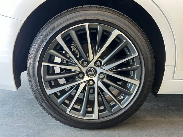 Used 2025 Lexus ES 300h w/ Premium Package FWD image 13