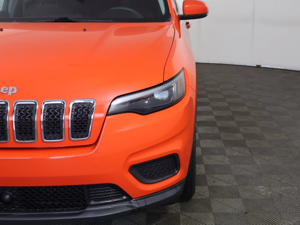 Used 2021 Jeep Cherokee Latitude FWD image 11