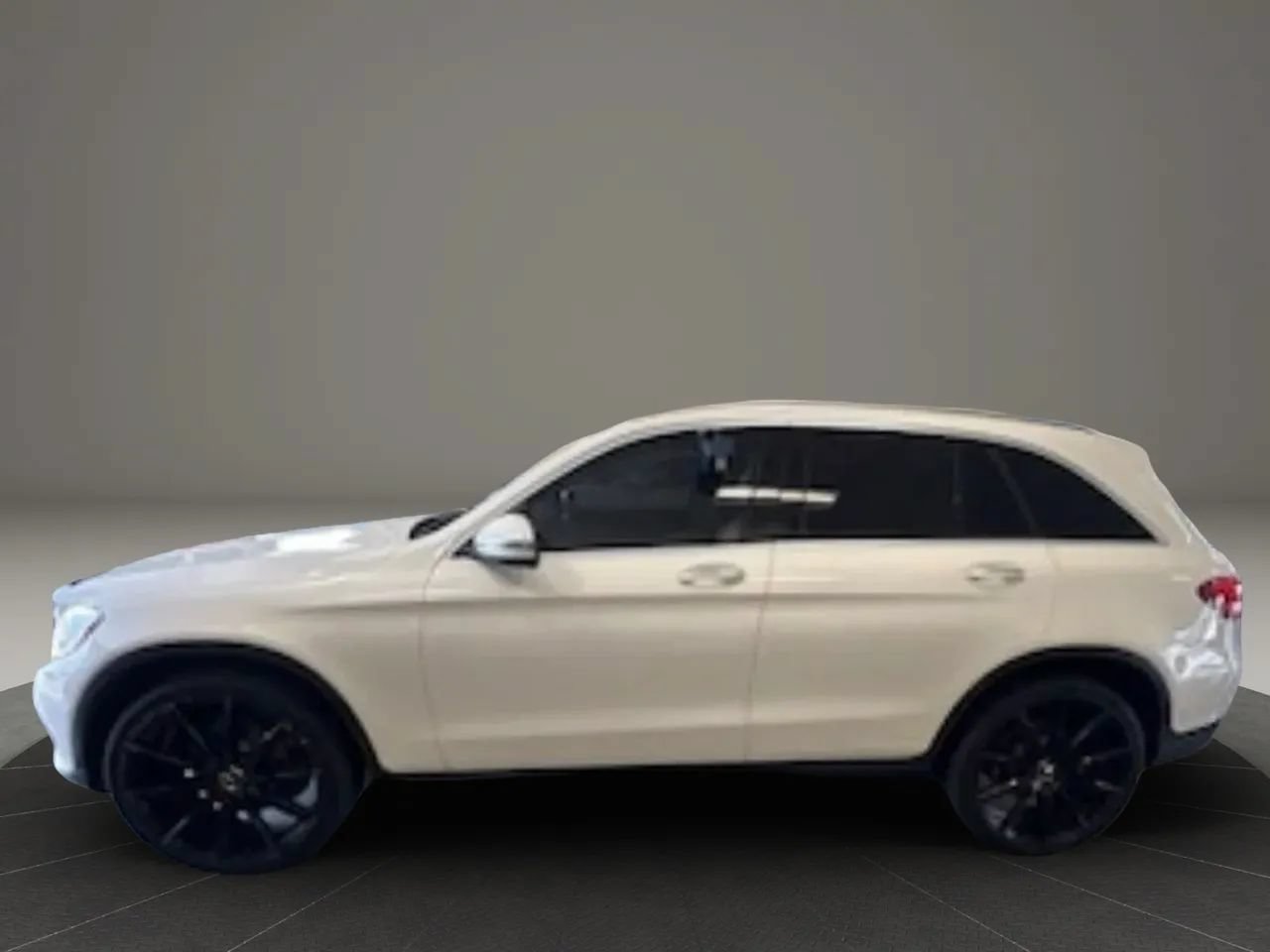 Used 2016 Mercedes-Benz GLC 300 image 2