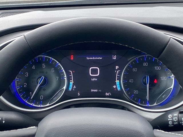 Used 2025 Chrysler Pacifica Select FWD image 10
