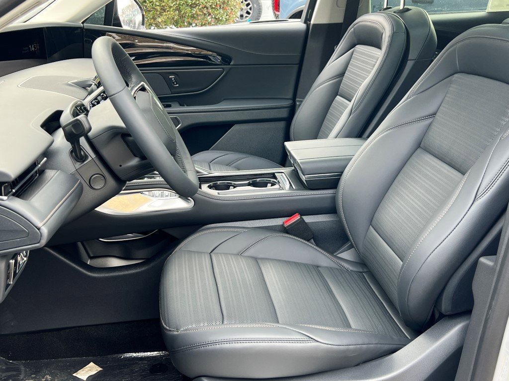 New 2026 Lincoln Nautilus Reserve w/ Jet Appearance Package AWD/4WD image 16