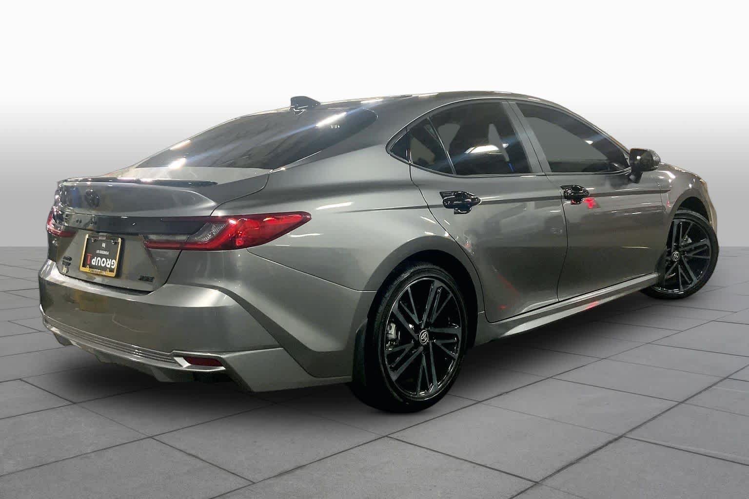 Used 2026 Toyota Camry XSE AWD/4WD image 13