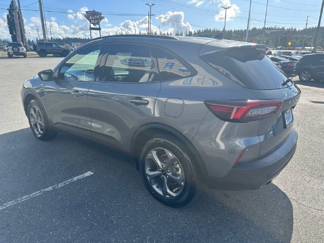 Used 2025 Ford Escape ST-Line Select AWD/4WD image 5