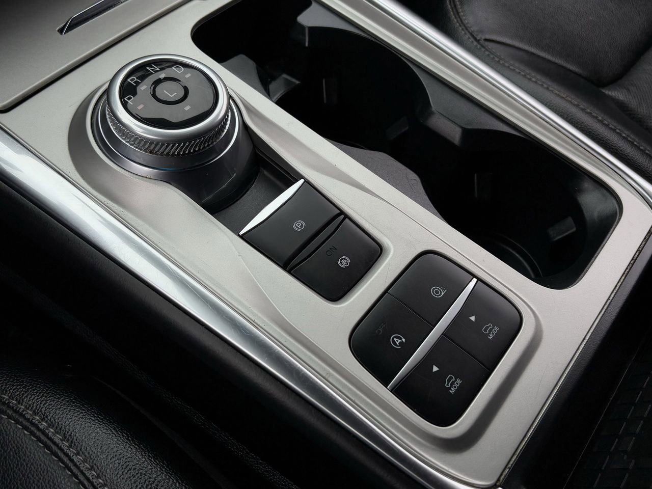 Used 2022 Ford Explorer Limited w/ Equipment Group 301A image 19