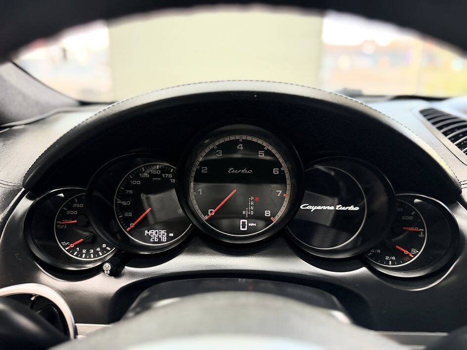 Used 2012 Porsche Cayenne Turbo AWD/4WD image 10