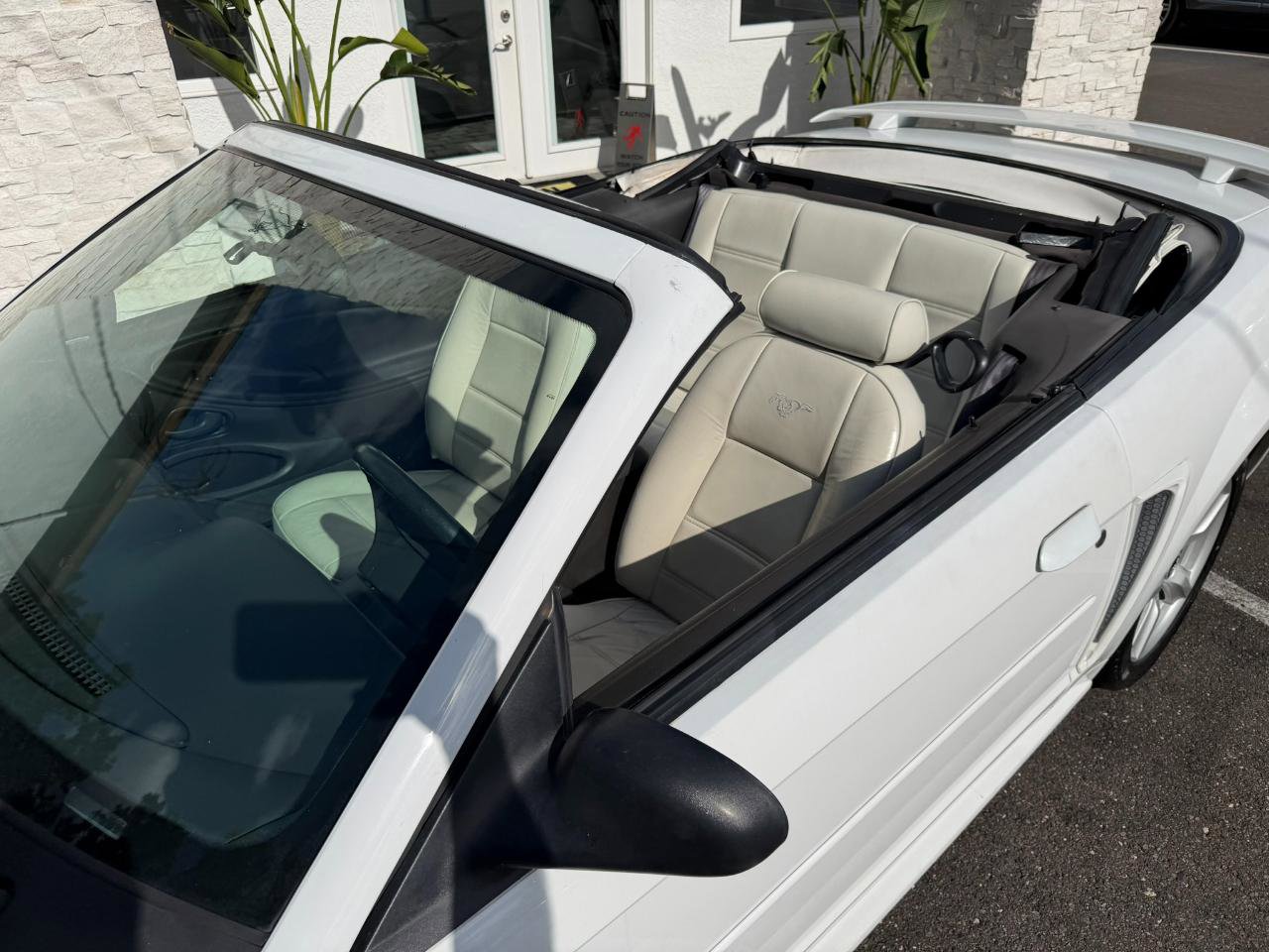 Used 2004 Ford Mustang Convertible RWD image 8