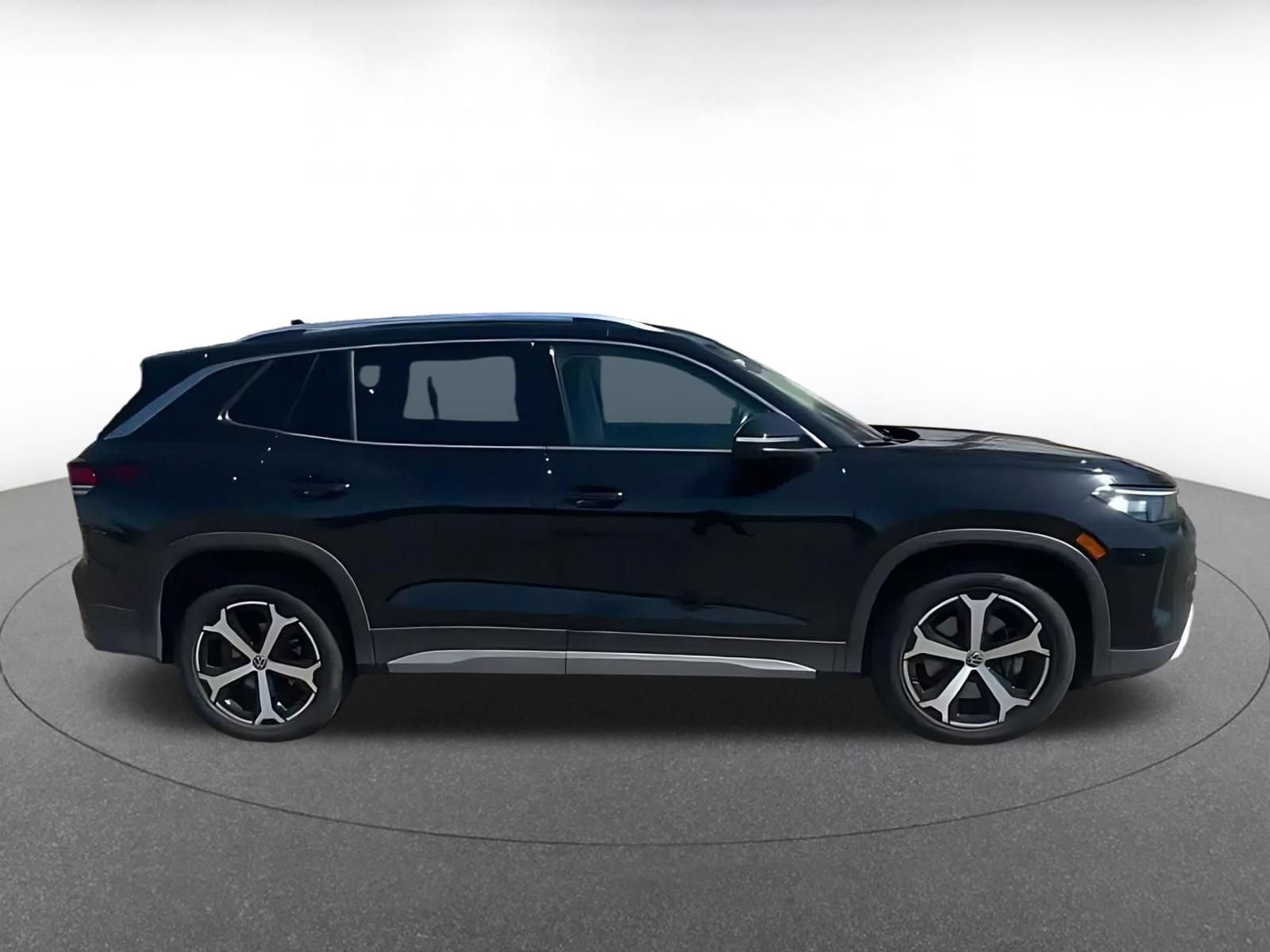 Used 2026 Volkswagen Tiguan SE AWD/4WD image 15