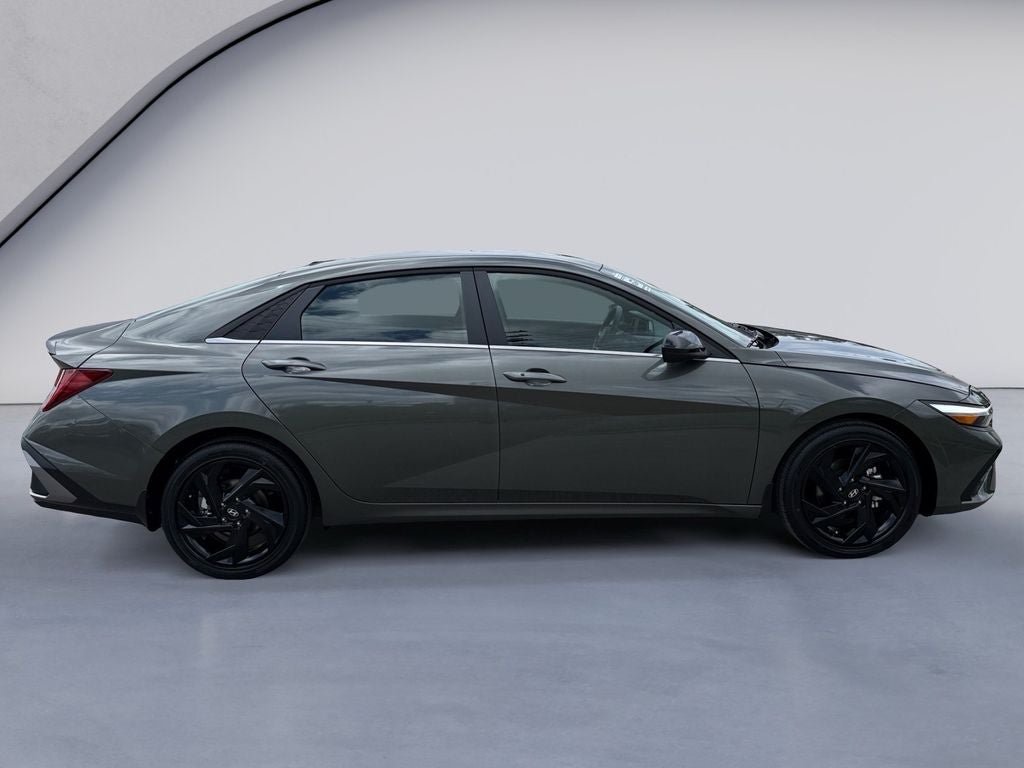 New 2026 Hyundai Elantra SEL Sport FWD image 6