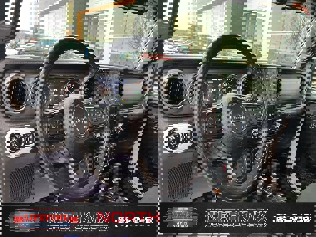Used 2021 Jeep Gladiator Sport image 6