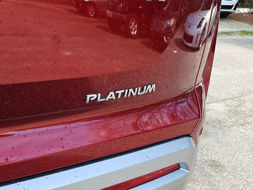 Used 2025 Nissan Pathfinder Platinum image 38