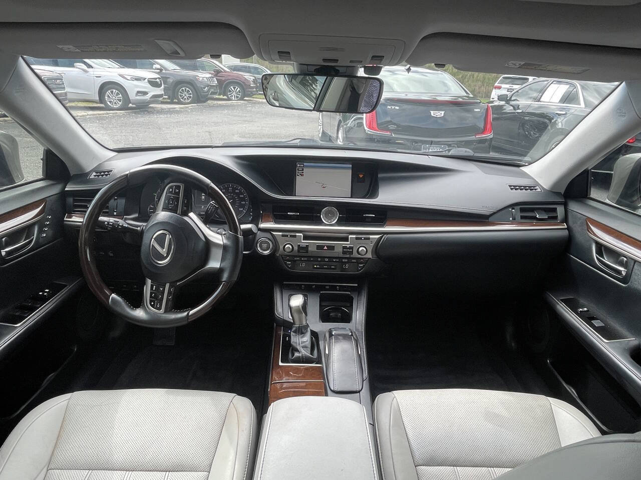 Used 2017 Lexus ES 350 w/ Luxury Package FWD image 13