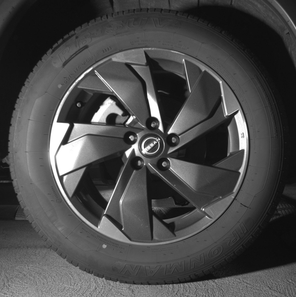 Used 2025 Nissan Rogue SV image 15