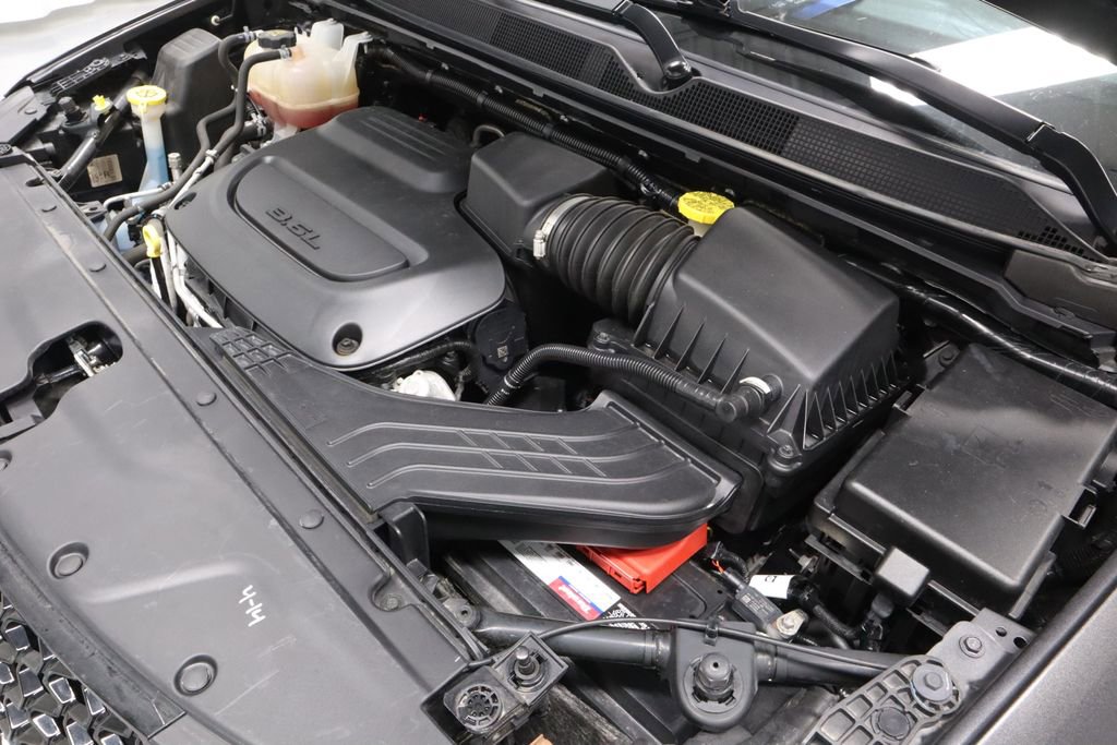 Used 2023 Chrysler Pacifica Touring-L FWD image 12