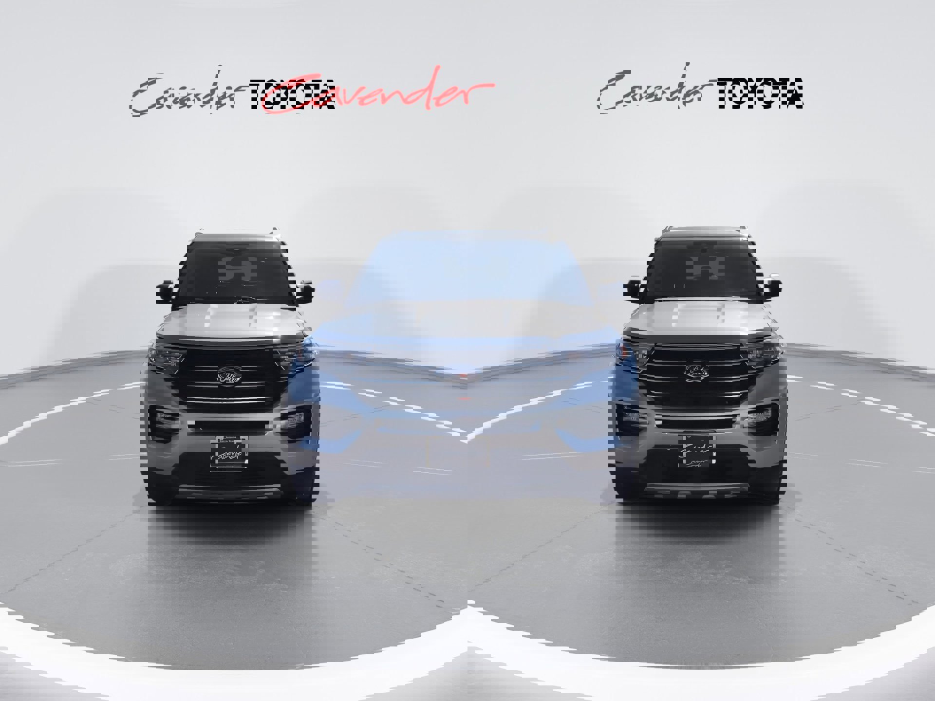 Used 2024 Ford Explorer XLT w/ Equipment Group 202A image 3