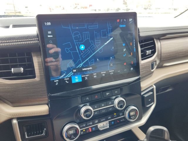 Used 2024 Ford Expedition Limited image 13