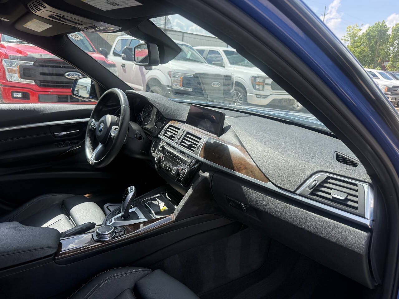 Used 2017 BMW 330e RWD image 9