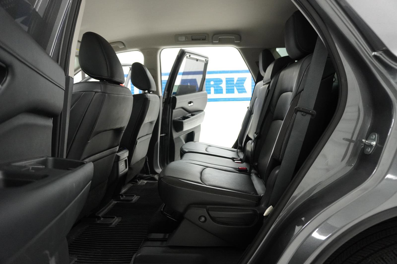 Used 2022 Nissan Pathfinder SL image 29