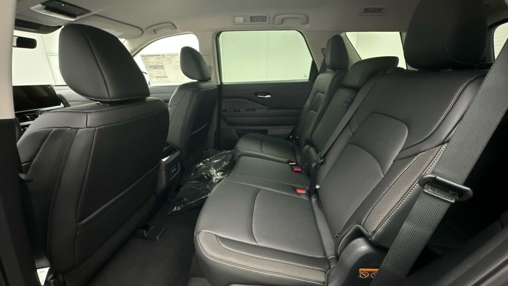 New 2026 Nissan Pathfinder SL AWD/4WD image 10