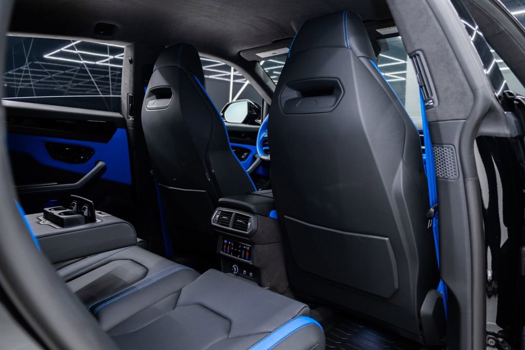 Used 2025 Lamborghini Urus SE image 24